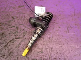 Volkswagen PASSAT B5.5 Injecteur de carburant 038130073BA