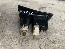 BMW 1 E81 E87 USB-pistokeliitin 912965102