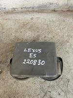 Lexus ES 250 - 300 - 330 Mukiteline edessä 