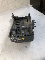 Volkswagen Tiguan Boîte de batterie 5qf915325b