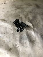 Audi Q3 8U EGR-venttiilin/lauhduttimen kiinnike 1k0906287j