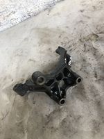 Volkswagen Touran III Support pompe injection à carburant 04l425