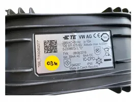 Volkswagen Golf VIII Chargeur batterie (en option) 12E971675BS