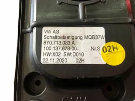 Audi A3 8Y Vaihteenvalitsimen vaihtaja vaihdelaatikossa 8Y0713033A