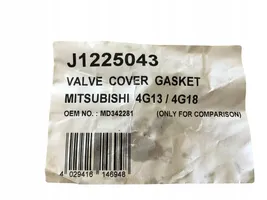 Mitsubishi Colt Goma del compartimiento del motor J1225043
