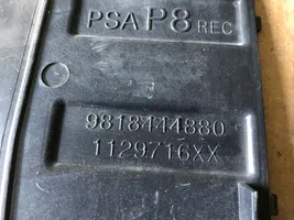 Peugeot 3008 II Garniture de radiateur 9818444880