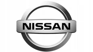 Nissan Navara D23 Uchwyt / Mocowanie zderzaka przedniego MERCEDES
