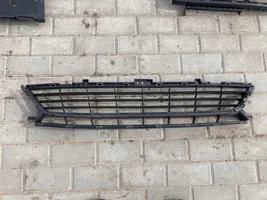 Renault Megane III Grille calandre supérieure de pare-chocs avant 62