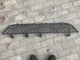 Mitsubishi L200 Grille calandre supérieure de pare-chocs avant MN142535