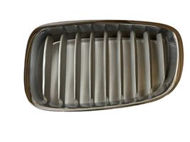 BMW 5 GT F07 Maskownica / Grill / Atrapa górna chłodnicy 7200170