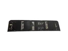 BMW 5 E60 E61 Support de plaque d'immatriculation 7897181