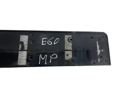 BMW 5 E60 E61 Ramka przedniej tablicy rejestracyjnej 7897181
