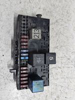 Volkswagen Golf II Fuse module 171941813D