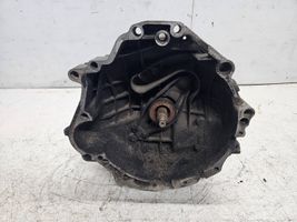 Audi A6 S6 C4 4A Manuaalinen 6-portainen vaihdelaatikko 01E301211