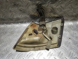 Nissan Sunny Indicatore di direzione anteriore 21263209