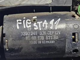 Ford Fiesta Mechanizm i silniczek wycieraczek szyby przedniej / czołowej 0390241306