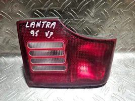 Hyundai Sonata Lampy tylnej klapy bagażnika 92401340