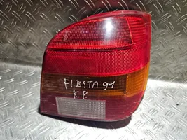 Ford Fiesta Aizmugurējais lukturis virsbūvē 89FG13A602