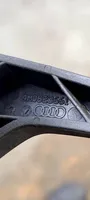 Audi Q3 F3 Konepellin lukituksen vapautuskahva 4M0823661