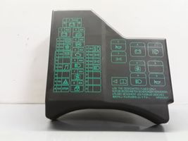 Mitsubishi Carisma Tapa de caja de fusibles MR260807