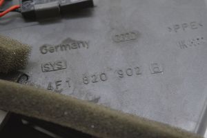 Audi A6 S6 C6 4F Kojelaudan sivutuuletussuuttimen kehys 4F1820902B