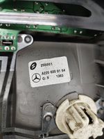 Mercedes-Benz S W220 Lampa tylna A2208200164