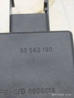 Opel Omega B2 Antenos valdymo blokas 90563190