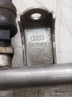 Audi A4 S4 B5 8D Listwa wtryskowa 058133681