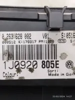 Volkswagen Golf IV Spidometras (prietaisų skydelis) 1J0920805E