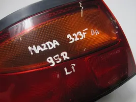 Mazda 323 F Feux arrière / postérieurs 
