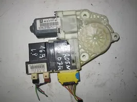 Citroen C4 I Moteur de lève-vitre de porte avant 9681577780