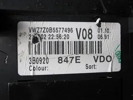 Volkswagen PASSAT B5.5 Tachimetro (quadro strumenti) 3B0920847E