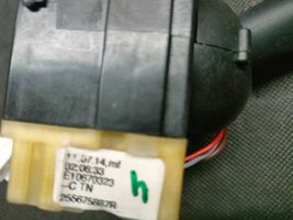 Renault Captur Pyyhkimen/suuntavilkun vipukytkin 255675887R