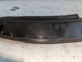 BMW 5 E60 E61 Kita variklio skyriaus detalė 7034159