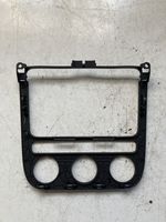 Volkswagen Jetta V Klimato kontrolės/ pečiuko kontrolės apdaila 1K0858069