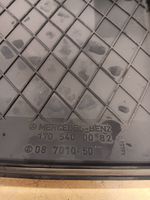 Mercedes-Benz SLK R170 Tapa de la caja del filtro de aire 1705400082