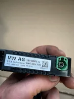 Volkswagen Golf VIII Connecteur/prise USB 5NA035736