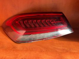 Mercedes-Benz GL X166 Klosze lamp tylnej klapy bagażnika A16790661071