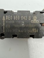 Audi A4 S4 B7 8E 8H Sensore d’urto/d'impatto apertura airbag 8E0959643B