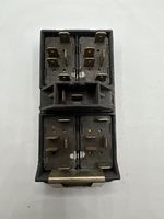 Audi A6 S6 C4 4A Electric window control switch 4A0959521