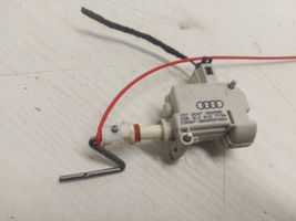 Audi Q7 4L Motorino del tappo del serbatoio del carburante 4L0810773a