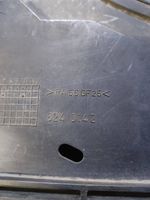 Peugeot 806 Jäähdyttimen jäähdytinpuhaltimen suojus 8240142