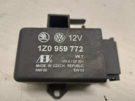 Volkswagen PASSAT B6 Sėdynių šildymo rėlė 1Z0959772