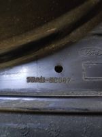 Ford Focus Jäähdyttimen jäähdytinpuhaltimen suojus 98AB8C607