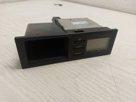 Mazda 626 Monitori/näyttö/pieni näyttö X6T60271