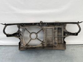 Volkswagen Golf III Staffa del pannello di supporto del radiatore parte superiore 4H0805594A