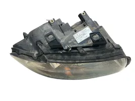 Audi A4 S4 B6 8E 8H Lampa przednia 