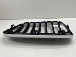 BMW X1 F48 F49 Grille calandre supérieure de pare-chocs avant 7354824