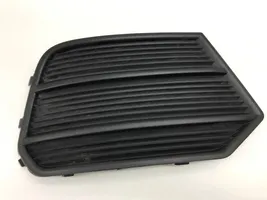 Audi Q3 8U Mascherina inferiore del paraurti anteriore 8U0807682P