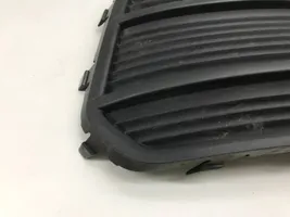 Audi Q3 8U Grille inférieure de pare-chocs avant 8U0807682P